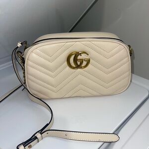 FAUX Gucci Cream/white and Gold Crossbody Bag with Chevron Quilting